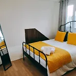 Iris Apartment In Wembley
